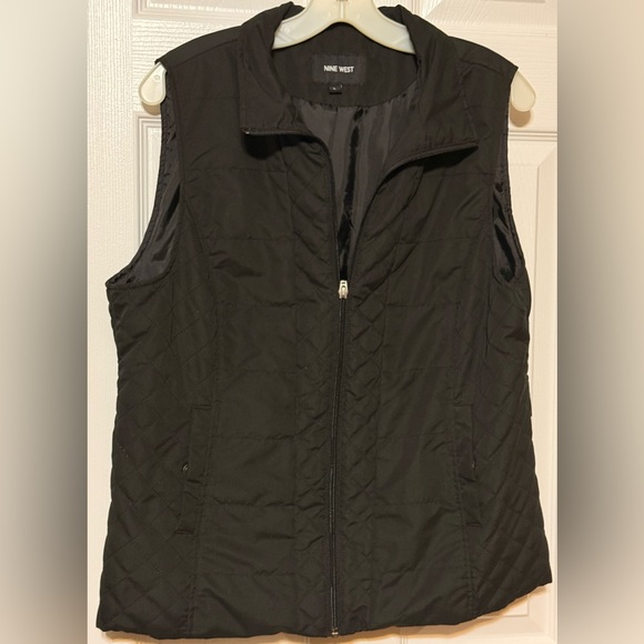 Nine West Black Quilted Zip Front Vest size large - Picture 5 of 5